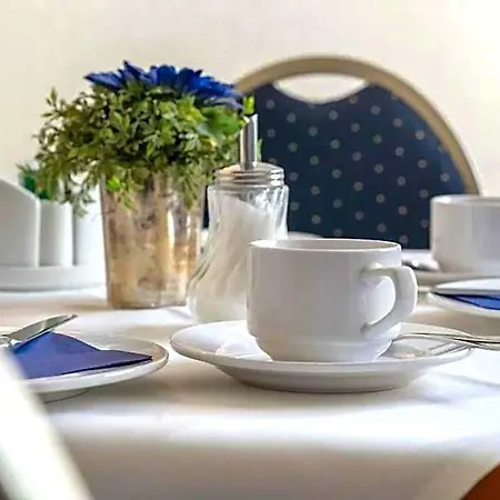 Mozart Hotell 3*