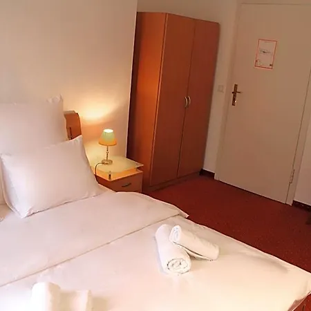 Mozart Hotell 3*